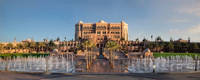 Khách sạn Emirates Palace - 3,8 tỷ USD
